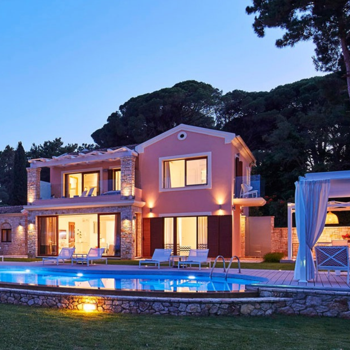 Ιkos Dassia _ Deluxe Three Bedroom Villa with Private Pool Beachfront
